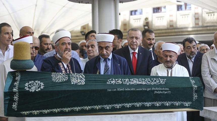 Prof. Dr. Emin Işık, son yolculuğuna uğurlandı