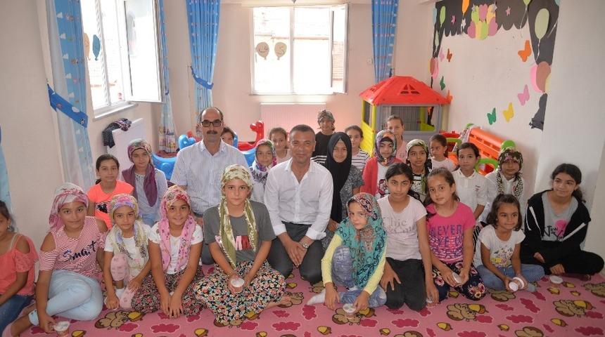 Bilecik Belediye Başkan Yardımcısı G&uuml;rses, Kur&rsquo;an kursundaki &ouml;ğrencileri ziyaret etti