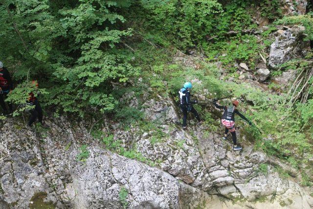 Doğa Sporları Festivali kapsamında kanyonlara giriş yapıldı