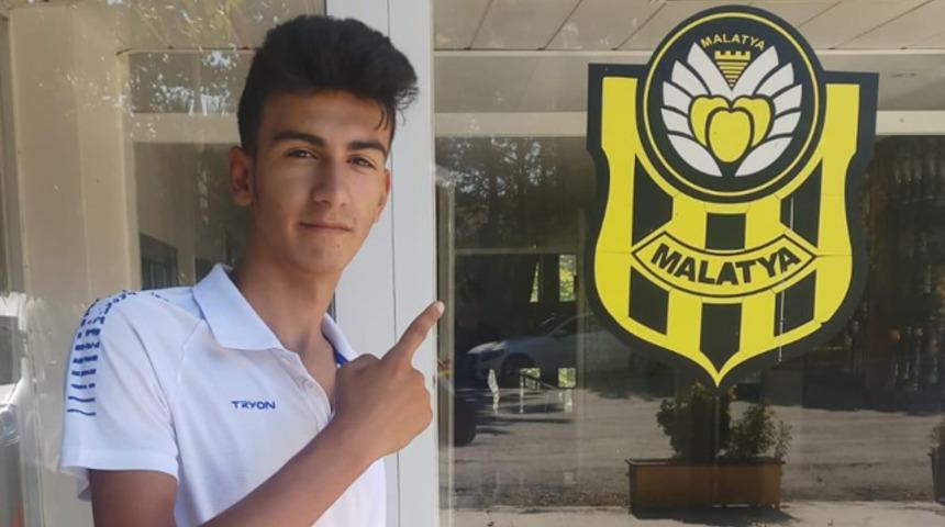 Yeni Malatyaspor, 15 yaşındaki Emirhan Öz'ü transfer etti