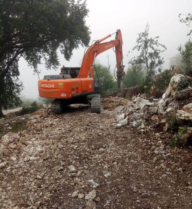 Toroslar’da yol çalışmaları hız kazandı