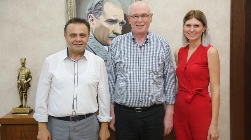 Bilecik Belediye Başkanı Semih Şahin&rsquo;den Kazım Kurt&rsquo;a iadeyi ziyaret