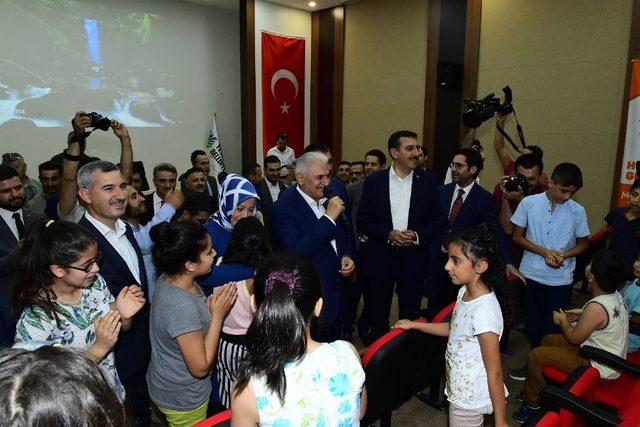 Binali Yıldırım’a ‘kanka hoş geldin’li karşılama