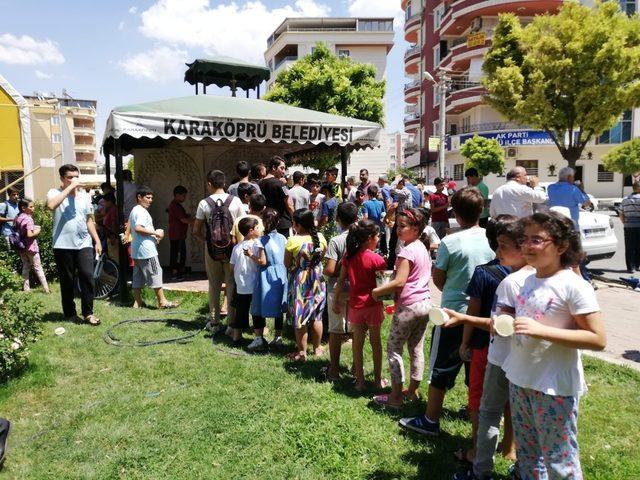 Karaköprü’de ikram çeşmesinden limonata akıyor