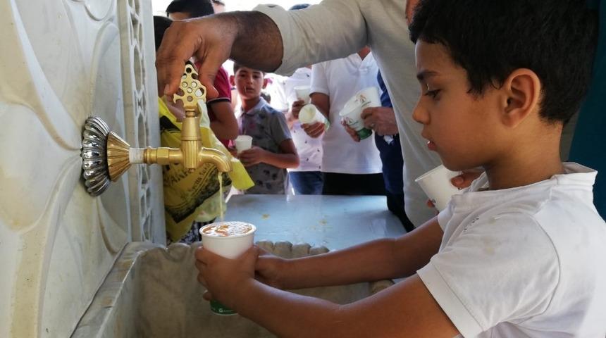 Karak&ouml;pr&uuml;&rsquo;de ikram &ccedil;eşmesinden limonata akıyor