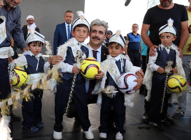 Yozgat’ta 75 çocuk için sünnet şöleni gerçekleştirildi