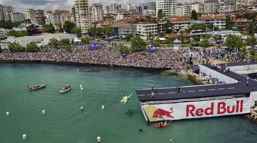  ‘Yılın en eğlenceli uçuş etkinliği Red Bull Uçuş Günü kaçmaz’
