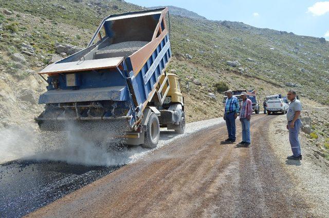 Büyükşehir, dumanlı yayla yolunu asfaltladı