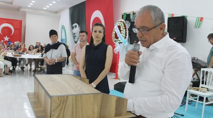 &Ccedil;erkezler Haluj gecesinde bir araya geldi