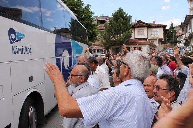 Tosya’dan son hac kafilesi kutsal topraklara uğurlandı