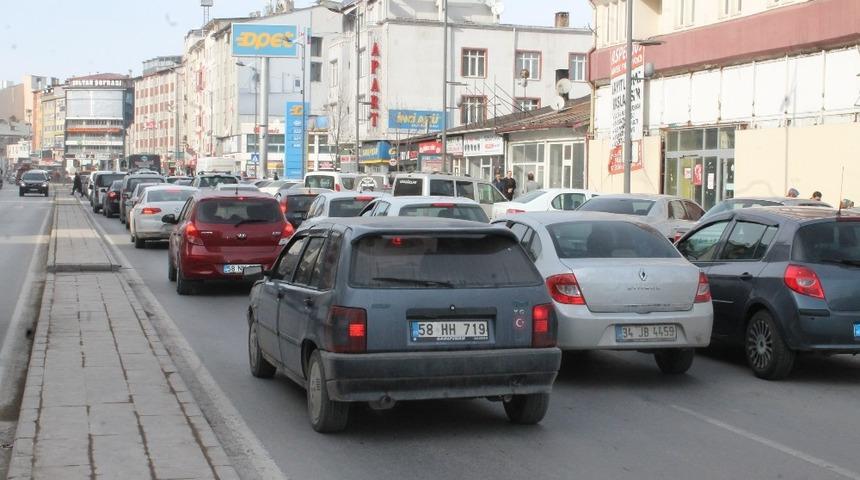 Sivas&rsquo;ta ara&ccedil; sayısı azaldı