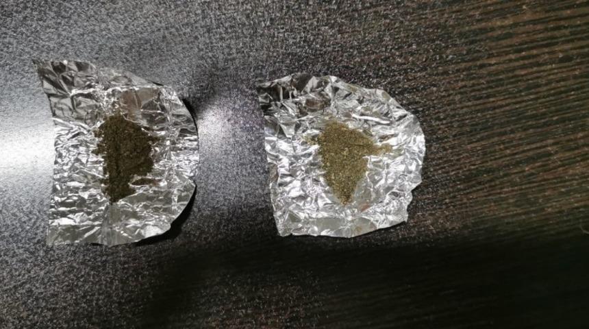 Şüpheli şahıslarda uyuşturucu yakalandı