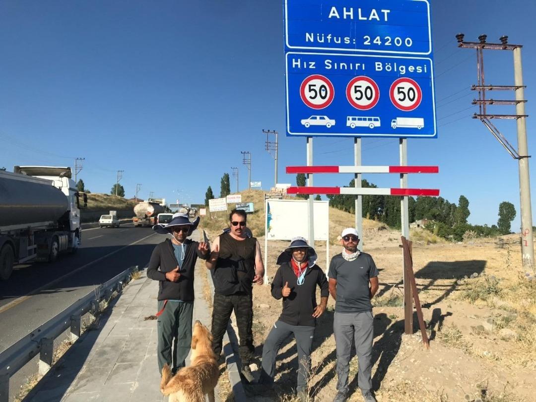 Van G&ouml;l&uuml;&rsquo;ne dikkat &ccedil;ekmek i&ccedil;in g&uuml;nde 40 kilometre y&uuml;r&uuml;yorlar