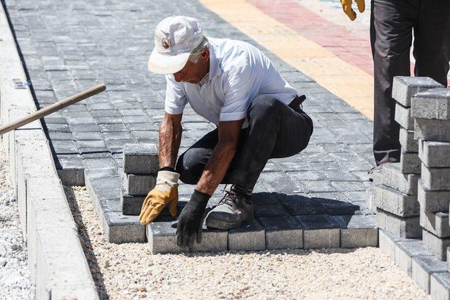 Kütahya’da kaldırım yenileme çalışmaları