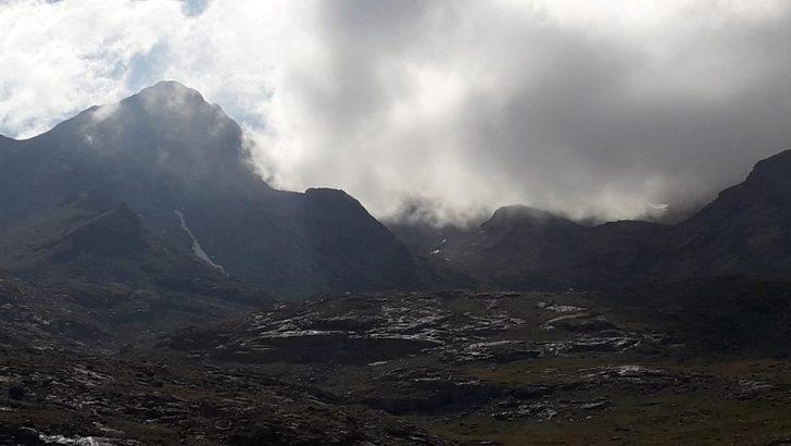 Artabel Göllerinde yüksek irtifadan etkilenen vatandaşları AFAD ekipleri kurtardı G4