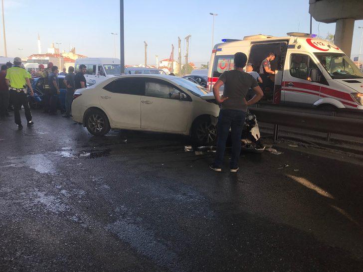 Küçükçekmece D-100 Karayolu'nda kaza: Yaralılar var G4