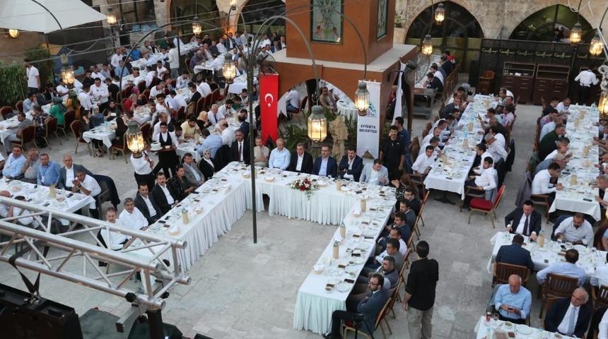 Eyy&uuml;biye Belediyesi yerel y&ouml;netimler toplantısına ev sahipliği yaptı