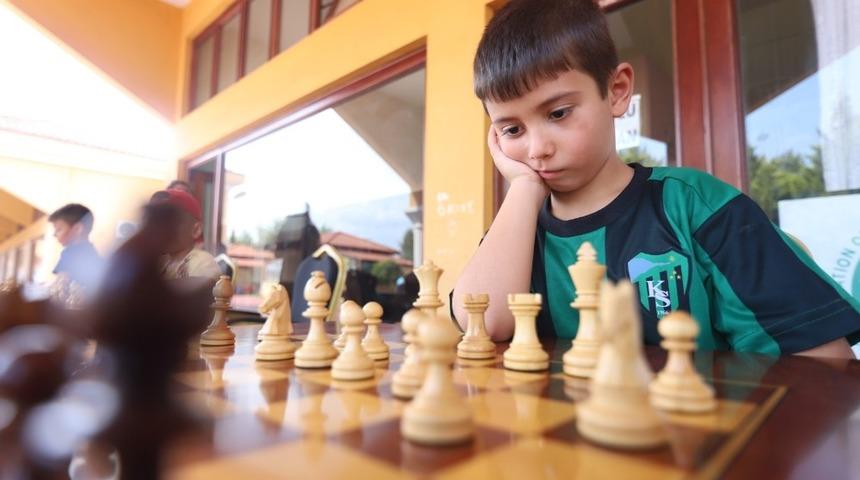 Satran&ccedil; kursları devam ediyor