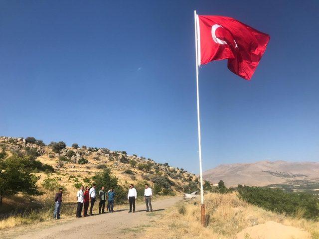 Doğanşehir’de dev Türk Bayrağı