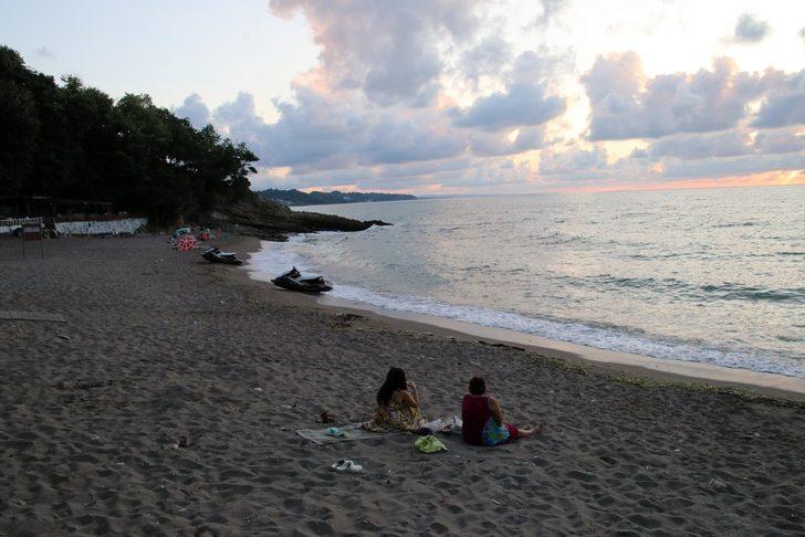 MHP'li vekil, denizin temiz olduğunu göstermek için suya girdi G2
