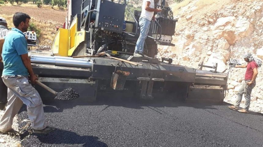 Sıcak asfalt &ccedil;alışmaları devam ediyor