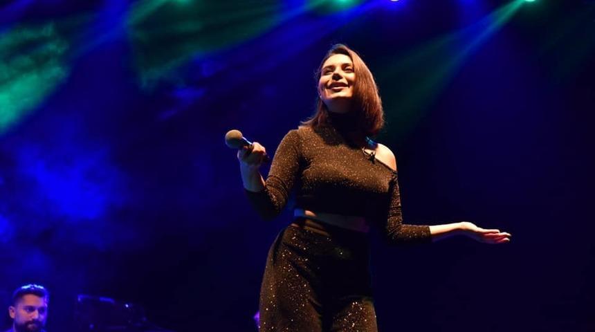 Sanatçı Gizem Coşkun ‘’Güzel Geceler’’ Konserlerinde sahne aldı