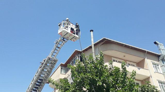 Bacası tutuşan restoran itfaiyeyi harekete geçirdi