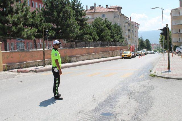 Tosya’da trafik ekiplerinden hız uygulaması