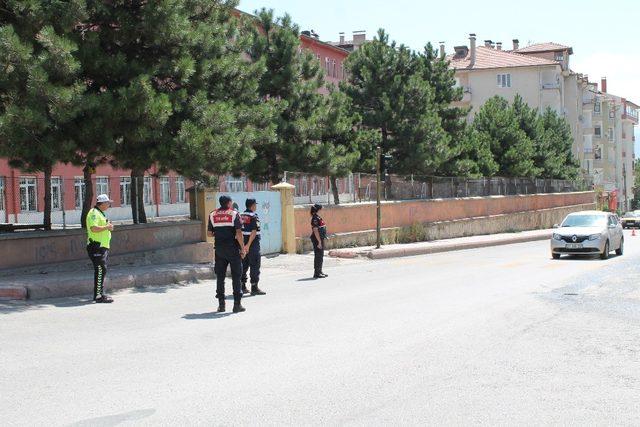 Tosya’da trafik ekiplerinden hız uygulaması