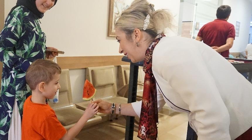 Hastaneden &ldquo;D&uuml;nya Karpuz G&uuml;n&uuml;&rdquo; etkinliği