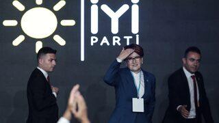 İYİ Parti’nin 4. Olağanüstü Kurultayı! Meral Akşener Nazım Hikmet'in şiirini okudu