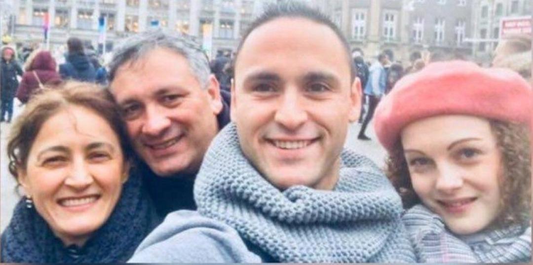 Hollanda Kraliyet Ordusu mensubu &Ccedil;etin &Ouml;vg&uuml;n&rsquo;e duygusal veda