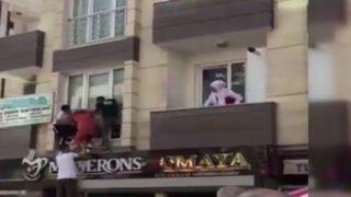 Esenyurt&rsquo;ta panik anları! 20 kişi kurtarıldı