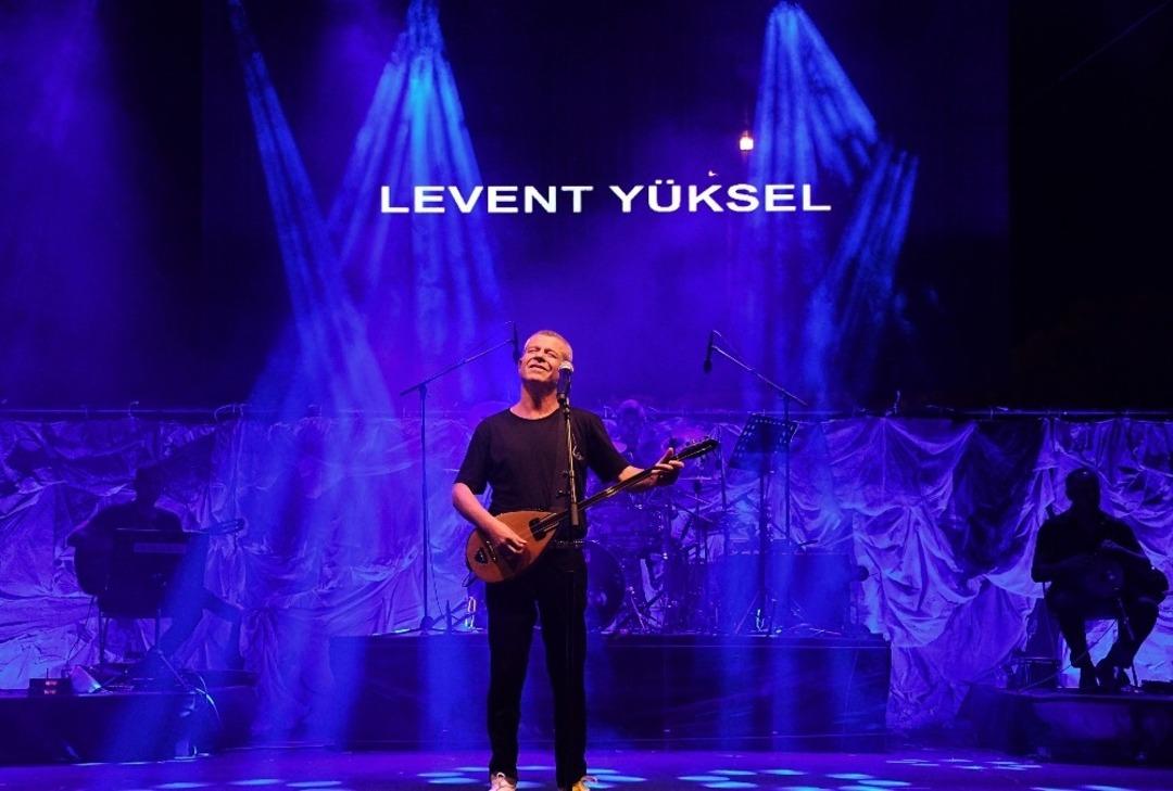 Tatilciler, Levent Y&uuml;ksel&rsquo;le doyasıya eğlendi