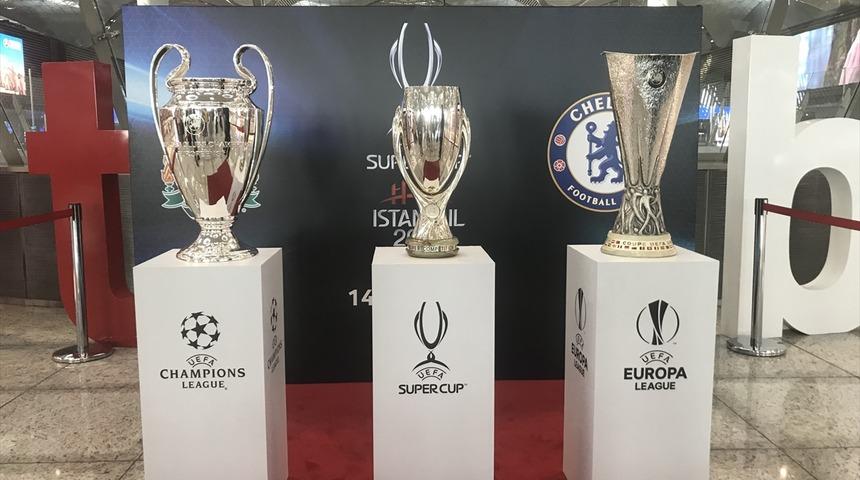 Süper Kupa, Avrupa Ligi ve Şampiyonlar Ligi kupaları İstanbul Havalimanı'nda sergileniyor