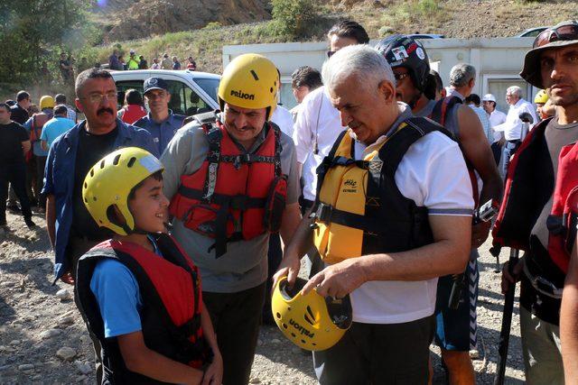 Binali Yıldırım'ın rafting heyecanı