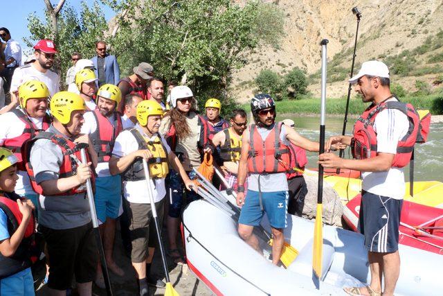 Binali Yıldırım'ın rafting heyecanı