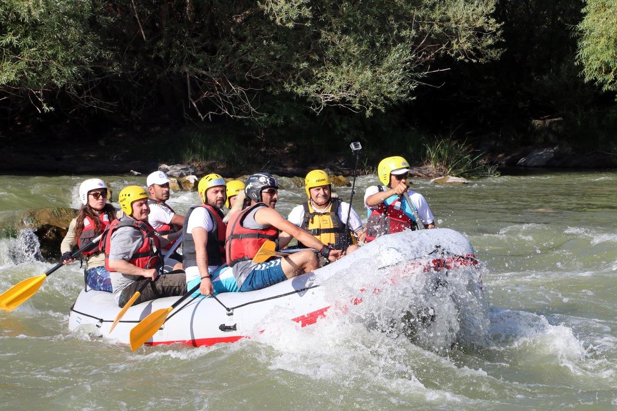 Binali Yıldırım, Erzincan'da rafting yaptı