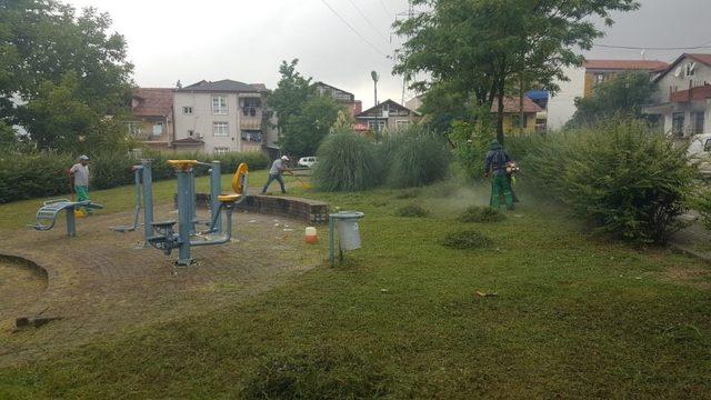 İzmit’te temizlik çalışmaları sürüyor