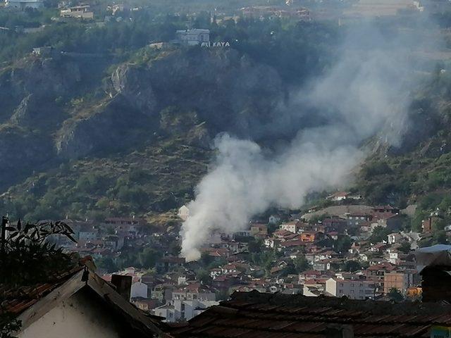 Amasya’da ev ve odunluk yangını