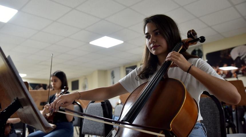 Senfoni orkestrası ile &ccedil;ocukların hayatı değişti