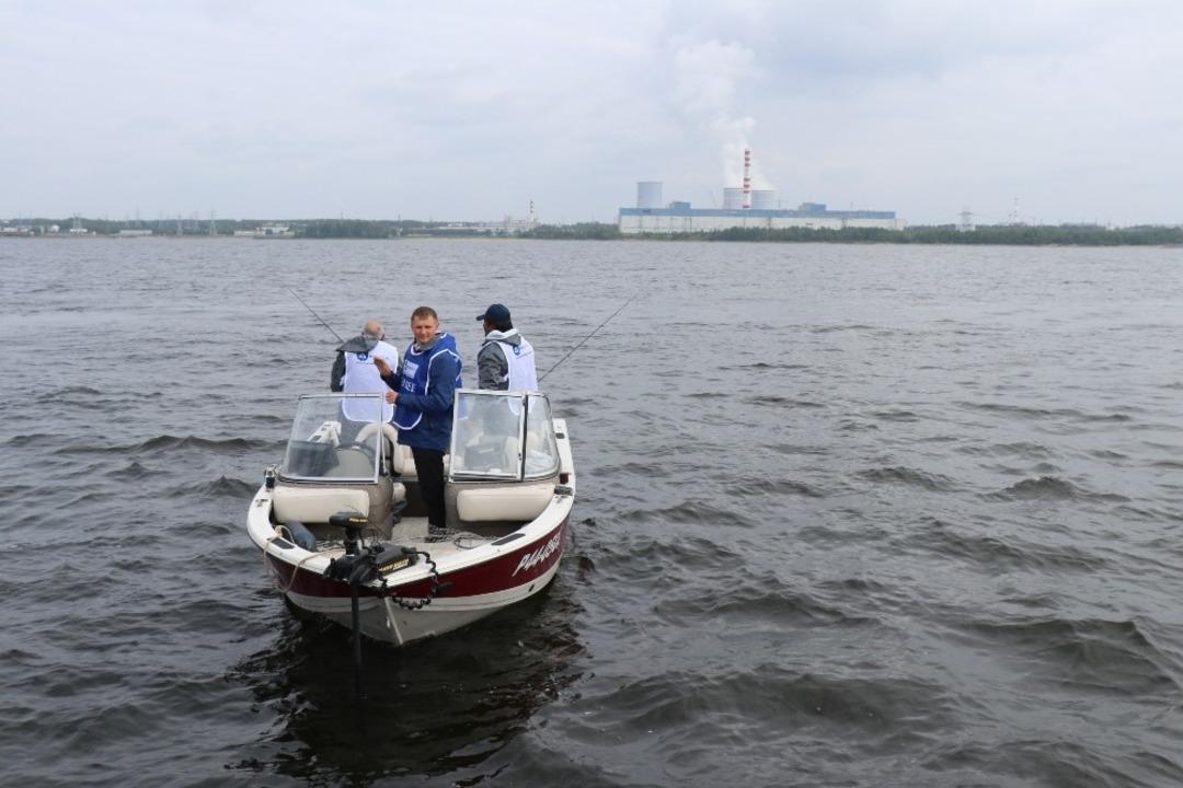 Farklı &uuml;lkelerden balık&ccedil;ılar n&uuml;kleer tesis yakınında avlanma deneyimi yaşadı