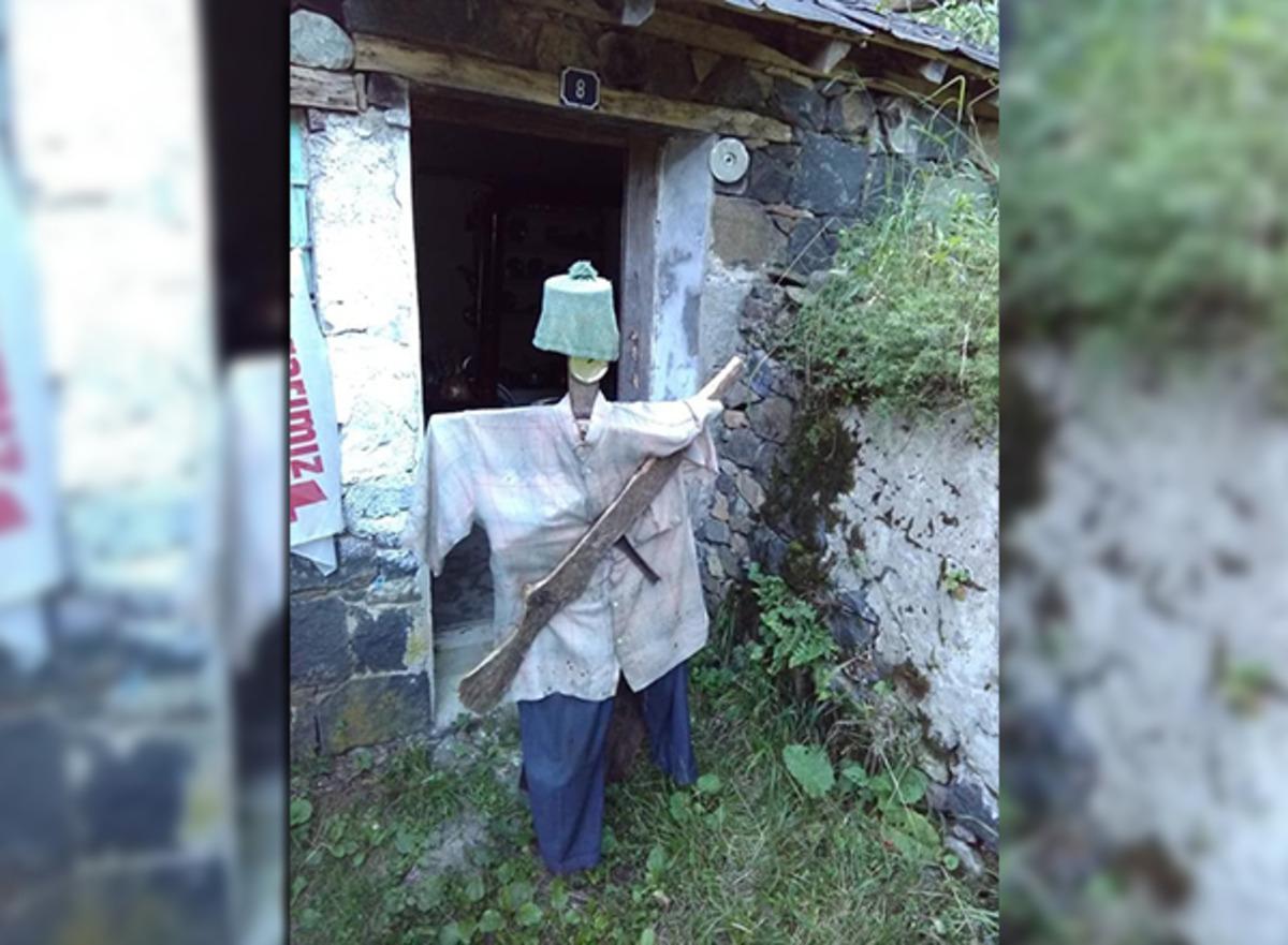 Trabzon'da mahalleli ayı korkusundan evlerine giremiyor