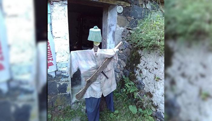 Trabzon'da mahalleli ayı korkusundan evlerine giremiyor