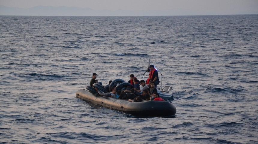 Enez a&ccedil;ıklarında 36 d&uuml;zensiz g&ouml;&ccedil;men yakalandı