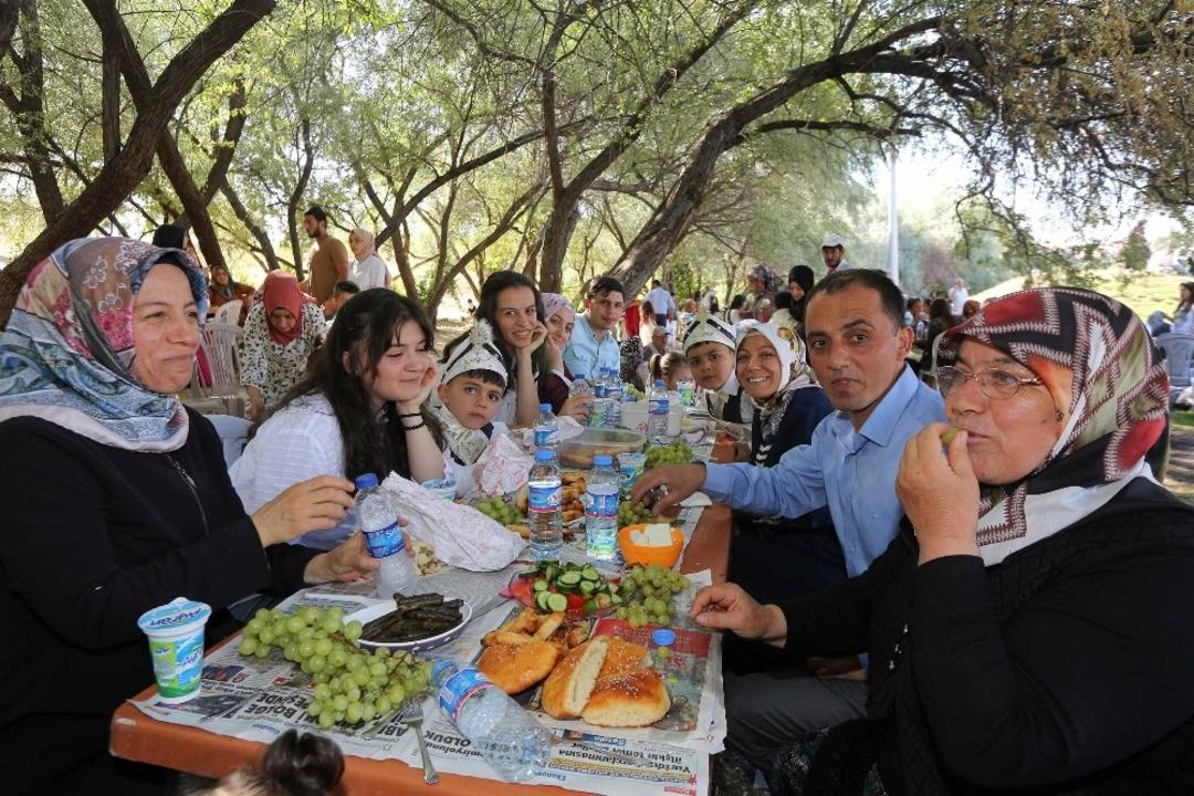 Yenimahalle&rsquo;nin minik beyleri Yakacık&rsquo;ta buluştu
