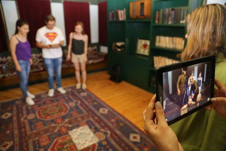 AIESEC gönüllüleri Atatürk’ü yazdı G4