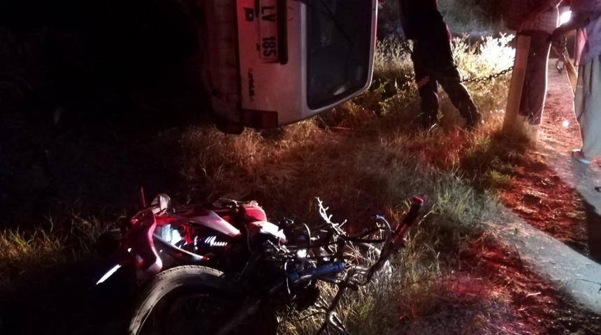 Park halindeki motosiklete çarptı: 1 ölü, 1 yaralı