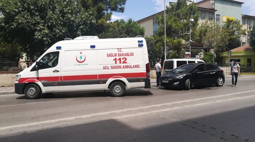 Otomobilin &ccedil;arptığı yaya yaralandı