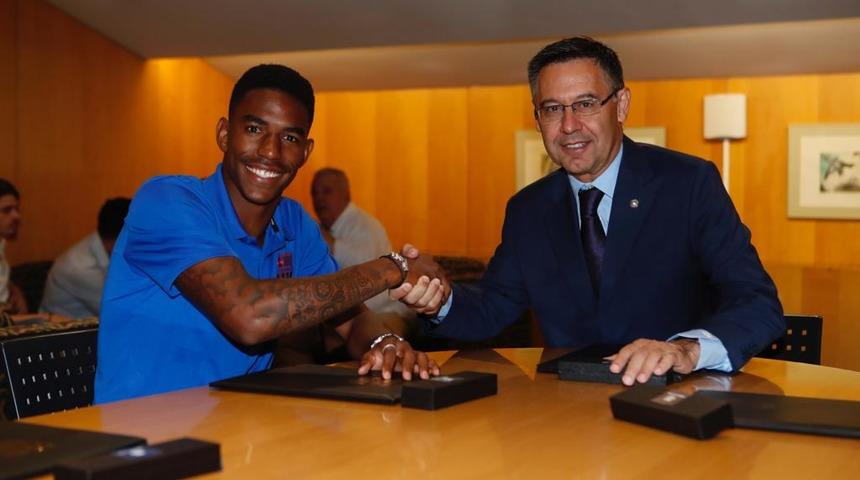 Barcelona, Real Betis'ten Junior Firpo'yu transfer etti